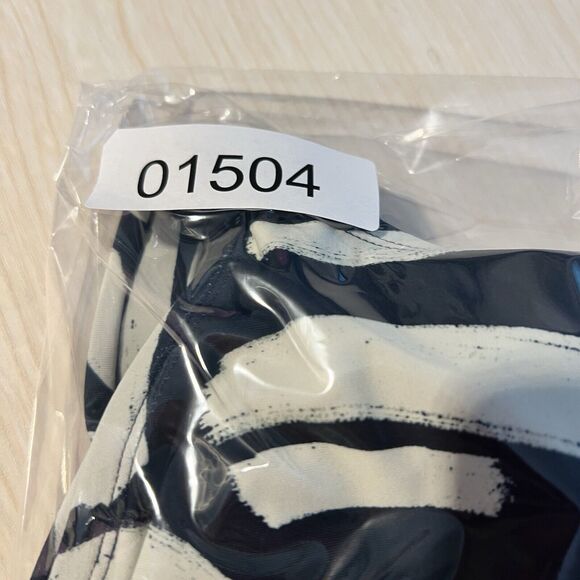 Hurley Women's UPF 50+ Sun Protection Printed One Piece Swimsuit - Picture 8 of 8